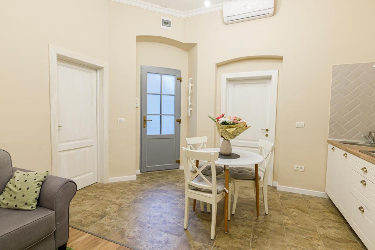 Beautiful Apartment In Heart Of Historical Center Timisoara Luaran gambar