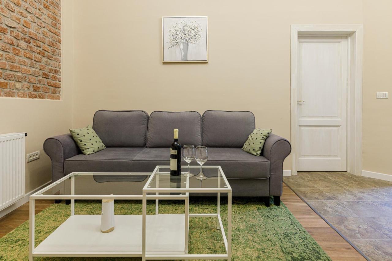 Beautiful Apartment In Heart Of Historical Center Timisoara Luaran gambar