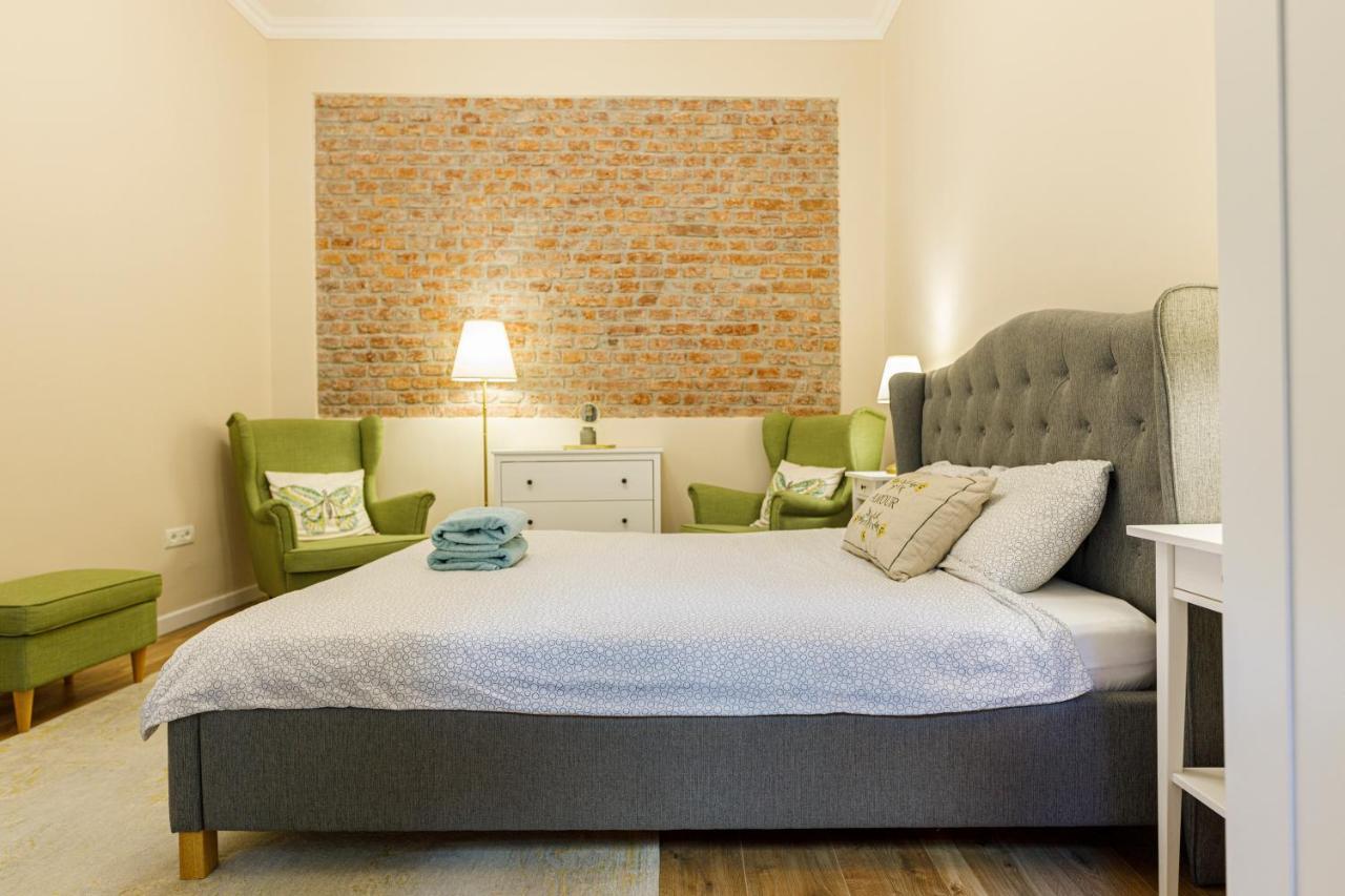 Beautiful Apartment In Heart Of Historical Center Timisoara Luaran gambar