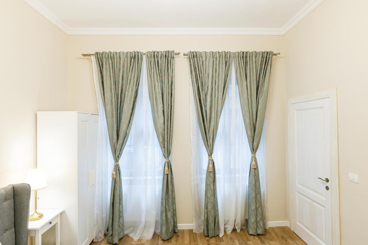 Beautiful Apartment In Heart Of Historical Center Timisoara Luaran gambar